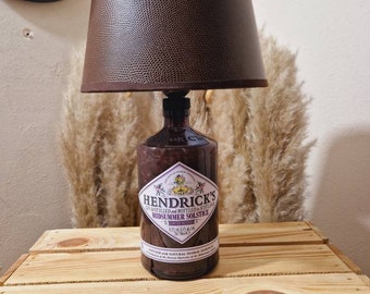 Hendricks Gin Midsummer Solstice Lampe Flasche Geschenk Upcycling Tischlampe Flaschenlampe Lampenflasche Bottlelamp