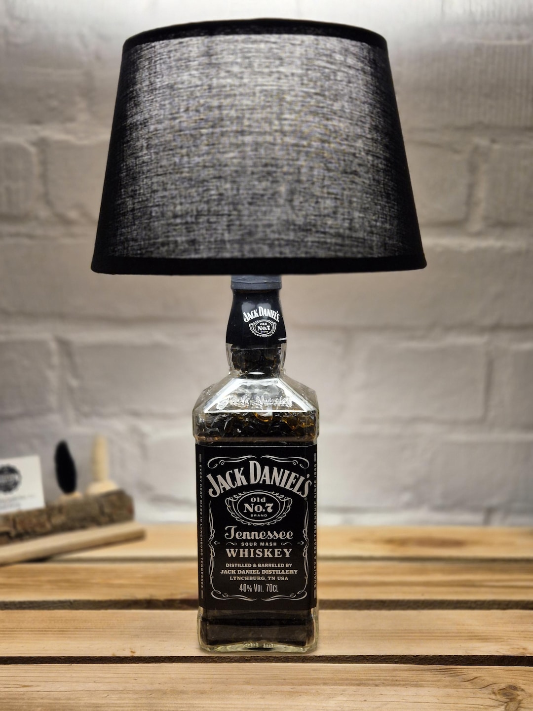 Lampada da tavolo Jack Daniels, lampada da riciclo creativo