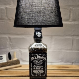 Jack Daniels tafellamp upcycling lamp fles lamp cadeau whiskyliefhebber uniek uniek exemplaar lamp fles