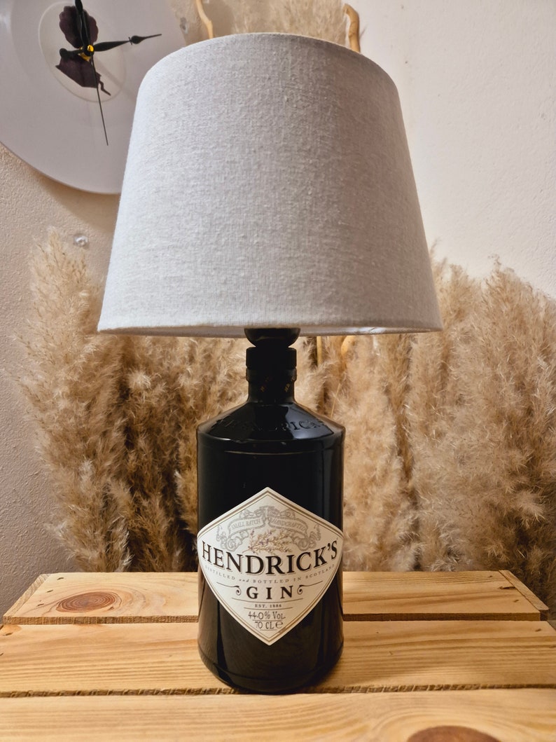 Hendricks Gin Lampe, Hendricks Gin Tischlampe, Hendricks Gin Gift, Hendricks Gin Geschenk, Hendricks Gin Upcycling, Hendricks Flaschenlampe Bild 2