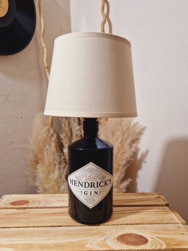 Hendricks Gin Lampe, Hendricks Gin Tischlampe, Hendricks Gin Gift, Hendricks Gin Geschenk, Hendricks Gin Upcycling, Hendricks Flaschenlampe Bild 5