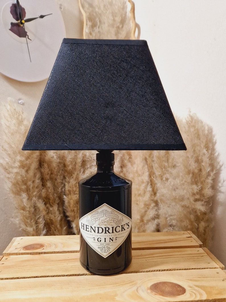 Hendricks Gin Lampe, Hendricks Gin Tischlampe, Hendricks Gin Gift, Hendricks Gin Geschenk, Hendricks Gin Upcycling, Hendricks Flaschenlampe Bild 8