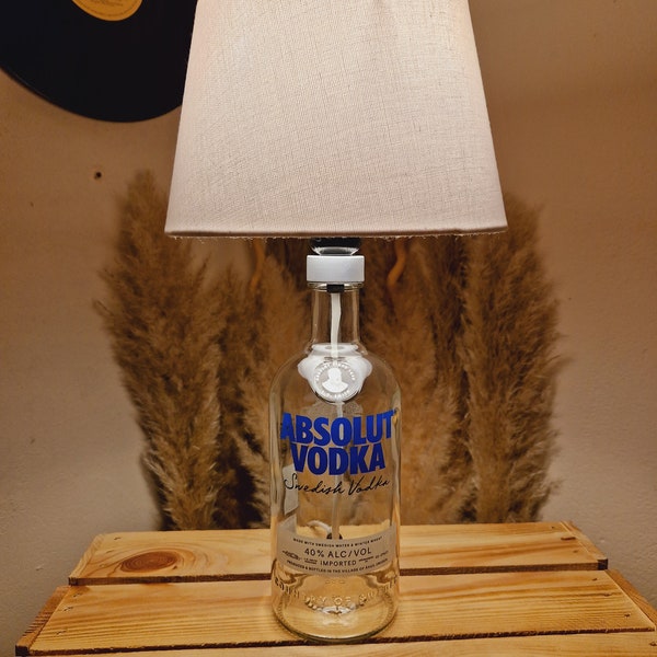 Vodka Absolut Lampe Flaschenlampe Geschenk Upcycling Flasche Tischlampe Lampenflasche Bottlelamp Unikat Handmade Geschenkidee