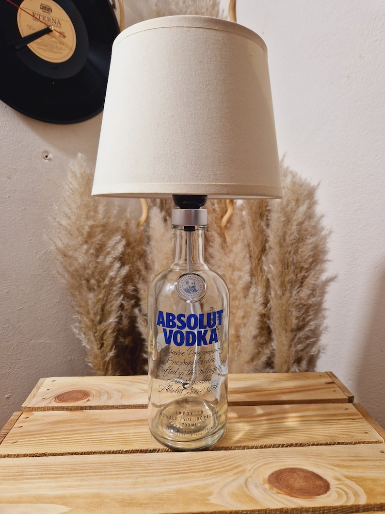 Vodka Absolut lamp, Vodka Absolut table lamp, Vodka Absolut upcycling, Vodka Absolut gift, Vodka Absolut gift, DIY lamp, Vodka unique Leinenoptik Beige