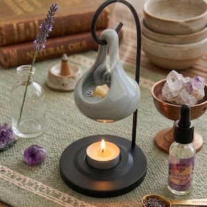 Hängende Duftlampe Ton Keramik Hellgrau | Stövchen für ätherische Öle & Duftsteine | Wax Melt Brenner oval | Rustikale Deko modern, Japandi
