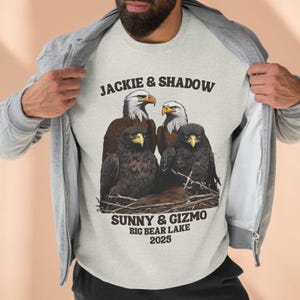 Bluza Big Bear Eagles: Jackie & Shadow, Sunny And Gizmo z okrągłym dekoltem