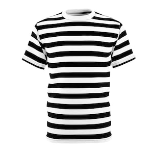 Camiseta de poliéster a rayas blancas y negras: estilo gótico emo