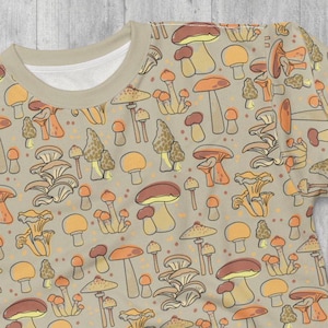 Mushroom Cottagecore Sweatshirt: Floral 70s Retro Style