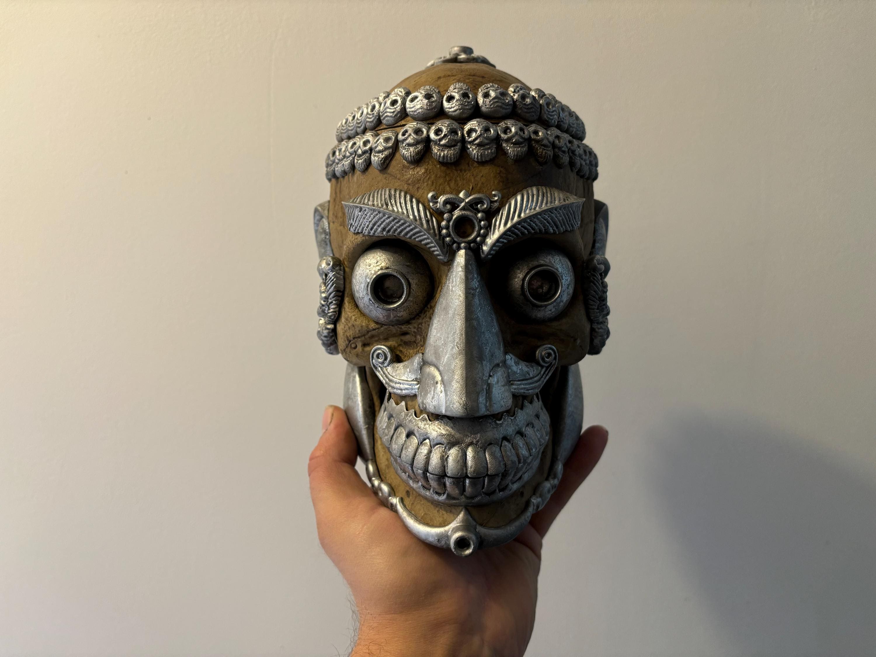 カパラ　ニンマ派の高僧のもの　1800年代初頭 頭蓋骨　アミュレット 珍品 / 珍品コレクション / チベットのカパラ頭蓋骨のレプリカ - Etsy 日本