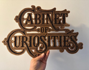 Engraved wood shield, cabinet of curiosities, 50 cm