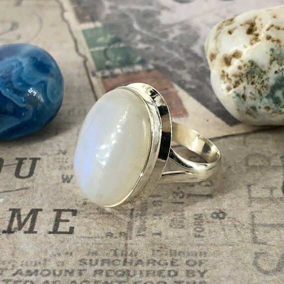 Details about   Round Blue Fire Rainbow Moonstone Gemstone 925 Sterling Silver Designer Ring
