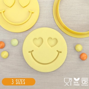 Smiling Face with Heart Eyes Emoji Cookie Cutter & Fondant Stamp