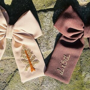 Name Hand Embroidered Bow - Custom Tree Hair Bow - Hair Bow - Floral Hair Bow - Kids Hair Clips - Children’s Hair Bow Clip - Baby Hair Bow
