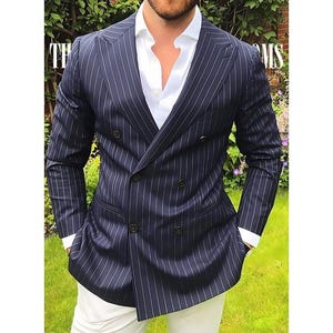 Men’s Navy Pinstripe Double-Breasted Suit Casual Chic Wide Peak Lapel Blazer for Spring & Summer.