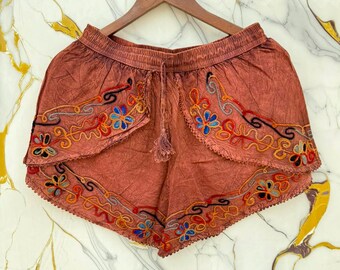 Szorty z wiskozy z haftem w stylu boho chic, luźne szorty na co dzień, szorty plażowe, strój na letnią plażę w stylu boho, wygodne szorty wypoczynkowe
