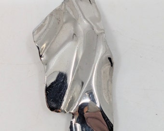 Modern silver magnetic brooch - shiny contemporary pin