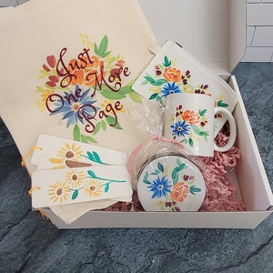 Buchliebhaber Geschenk-Set: Aquarell Kunst Tasse, Tote, Lesezeichen