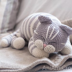 Sleeping cat crochet pattern Plush kitty image 5