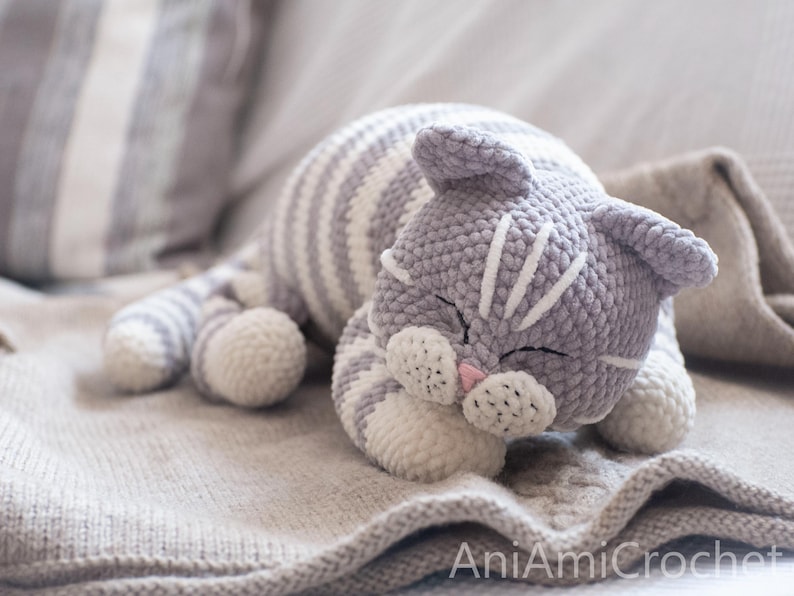 Sleeping cat crochet pattern Plush kitty image 5