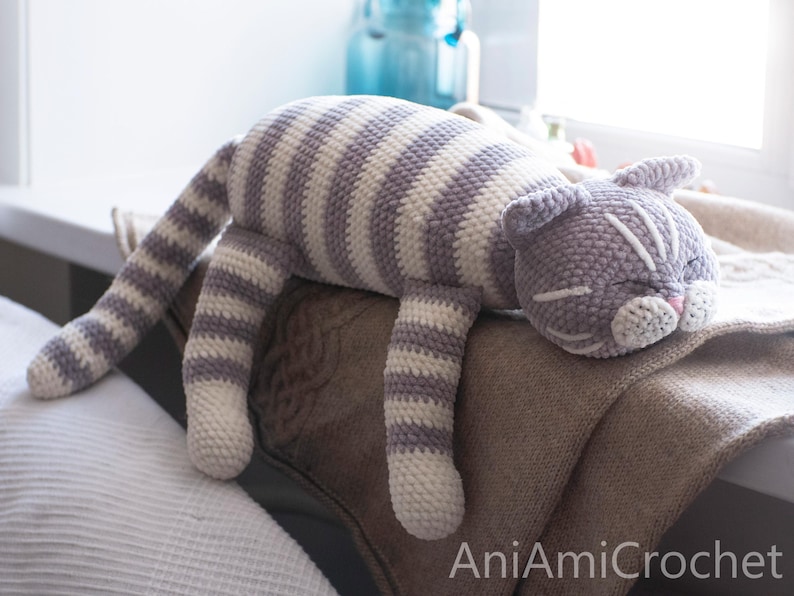 Sleeping cat crochet pattern Plush kitty image 6