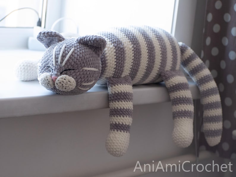 Sleeping cat crochet pattern Plush kitty image 2