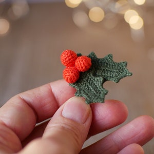 CROCHET PATTERN Holly brooch Miniature amigurumi Jewelry tutorial image 2