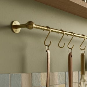 Olackerad mässingsgrytlist | Mässingsgrytlist med S-krokar | Vriden grytlist med rörliga krokar | Köksorganiseringsställ