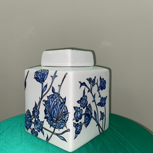 Handmade Turkish Tile Cube ,Traditional Turkish Ceramic Tile Art Cube,Homedecor Tile Cube, Hand Paindted Tile Cube,Blue and White Tile Cube