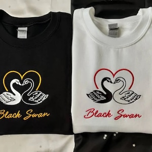 Black Swan - embroidered sweatshirt