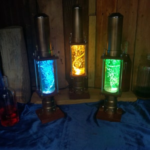 Mad scientist&#39;s lamp, Steampunk lamp with bubbling effect