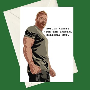 Tarjeta de cumpleaños personalizable inspirada en Alan Ritchson Reacher. Para fanáticos del actor, el programa de televisión y las películas. (Personalizada) (Niño o niña)