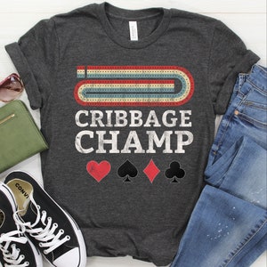 Camisa/regata/moletom Cribbage Champ, camiseta de jogo de cartas Cribbage, presente Cribbage, amante de Cribbage, camiseta Lucky Cribbage Player, camiseta de berço