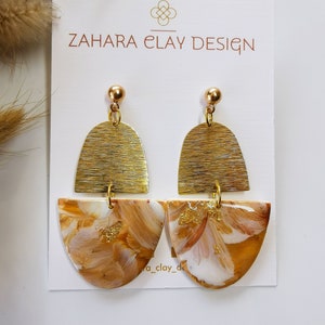 Hand-painted dangling earrings Cleo flower pattern beige white gold image 2