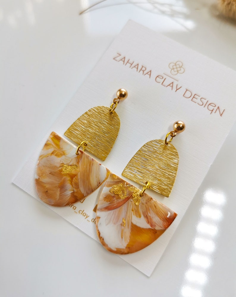 Hand-painted dangling earrings Cleo flower pattern beige white gold image 4