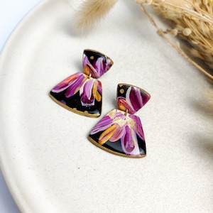 SALE % old price CHF 28.50 Hand-painted hanging earrings Lia floral pattern black-pink-gold image 1