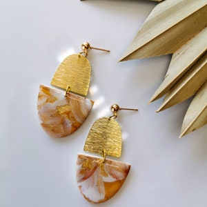 Hand-painted dangling earrings Cleo flower pattern beige white gold image 5