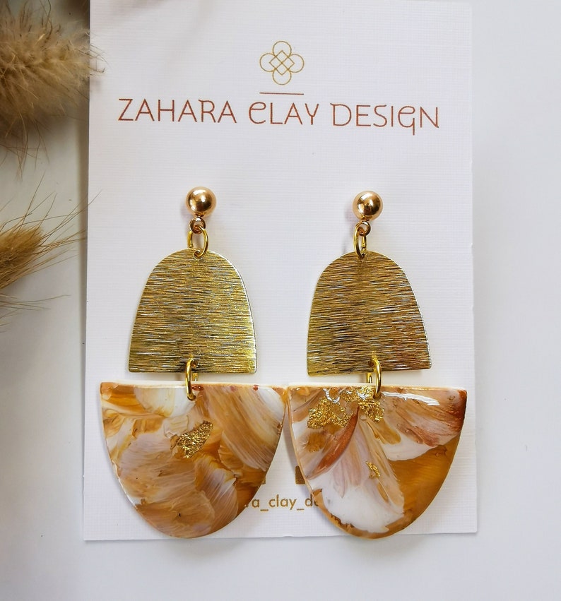 Hand-painted dangling earrings Cleo flower pattern beige white gold image 2