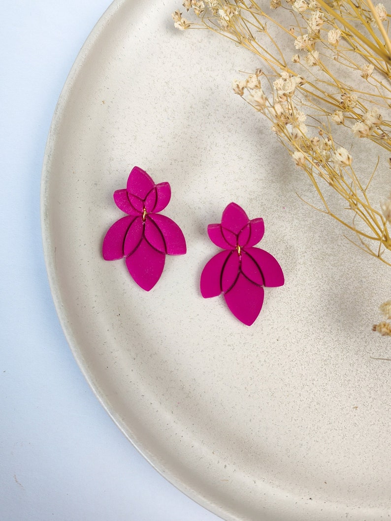 Handmade drop earrings Lilly fuchsia-pink floral shape image 1