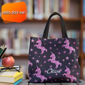 Cadeau de sac fourre-tout licorne pour fille, sac licorne personnalisé pour enfants, sac cadeau d'anniversaire petite amie prénommée, très grand sac à provisions pour maman