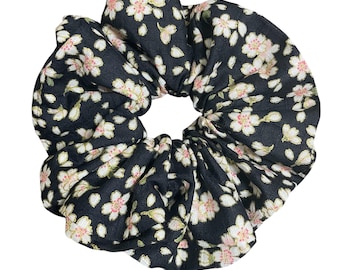 Haargummi mit Kirschblütenmuster, Oversize-Haargummi mit Kirschblütenmuster, Kimono-Haargummi, japanisches Haaraccessoire, japanischer Stil【YOZAKURA-2】