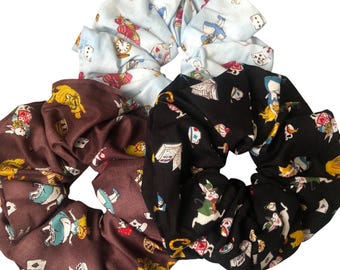 Alice im Wunderland Haargummi, süßer Haargummi, Kawaii-Accessoire, übergroßer Haargummi, märchenhaftes Haaraccessoire, Geschenk für sie 【ALICE】