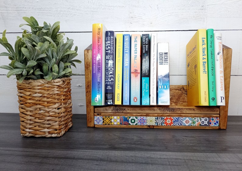 Personalisiertes Tisch-Bücherregal Sie wählen Länge und Farbe Bild 3