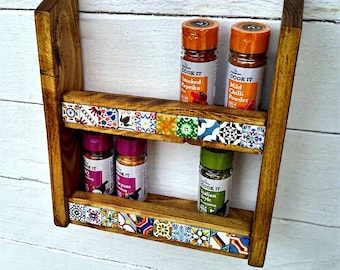 Estante para especias de madera reciclada, organizador de cocina con azulejos marroquíes, estante rústico bohemio.