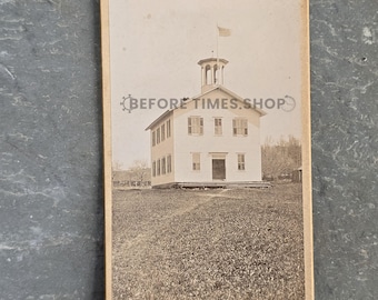 Escuela Leon Leon, Nueva York CDV Foto Escuela antigua con bandera Fotografía