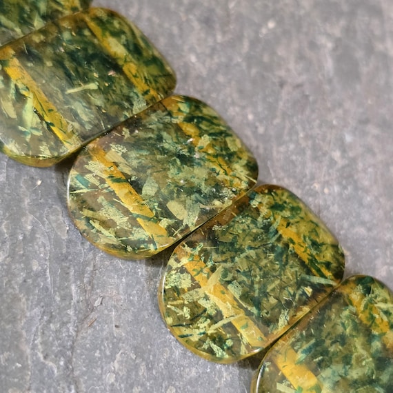 Oddball Art Deco Green Translucent Confetti Bakelite Catalin Link Bracelet