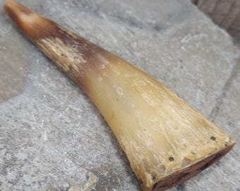 Antique Real Cow Bull Gunpowder Horn Powder Flask Carved Wood Muzzle Loader