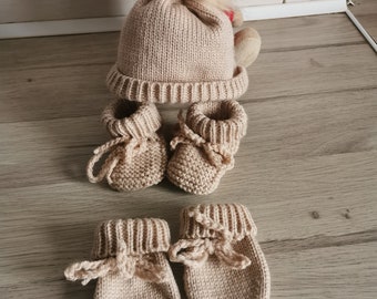 Ensemble bonnet chaussons bébé