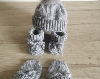 Ensemble bonnet chaussons bébé