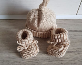 Ensemble bonnet chaussons bébé