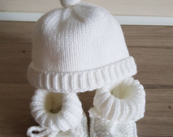 Ensemble bonnet chaussons bébé